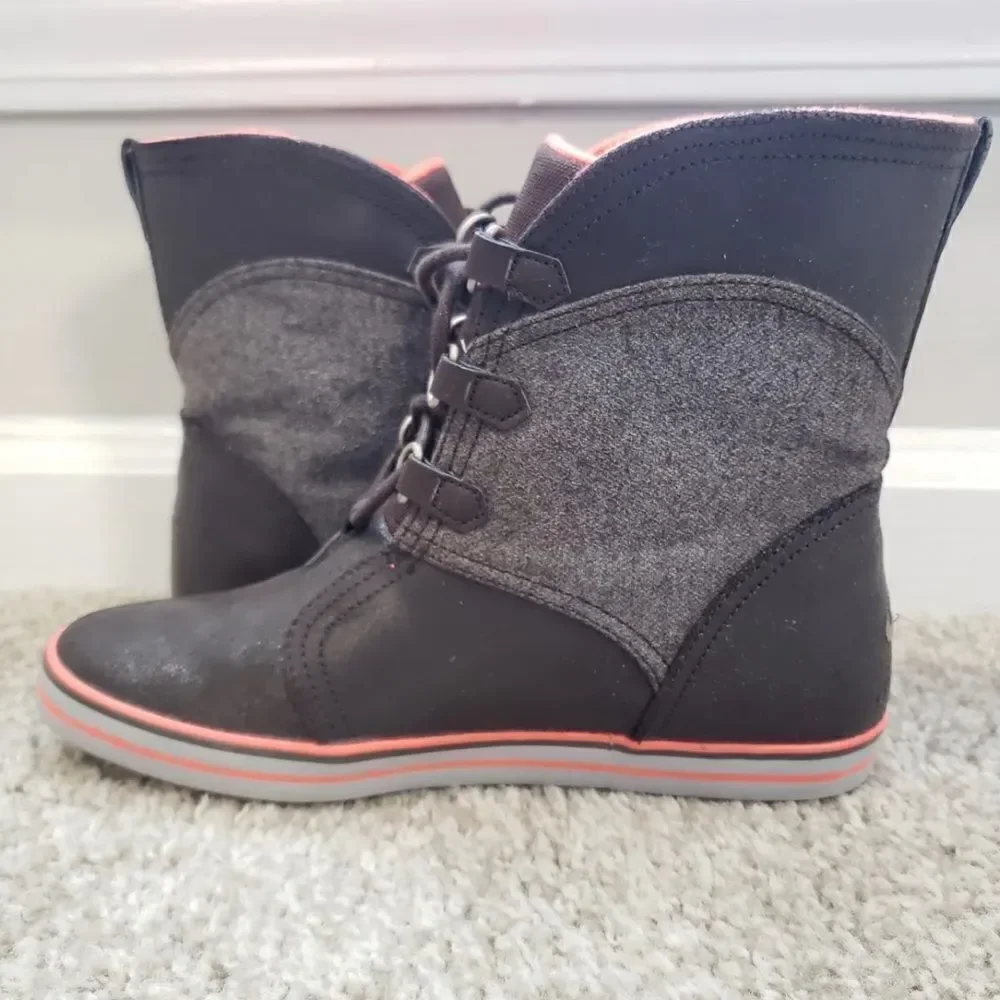 NIKE Carico Mid-calve Leather Dark Brown Cinder Boots Shoes - Womens Size 5.5